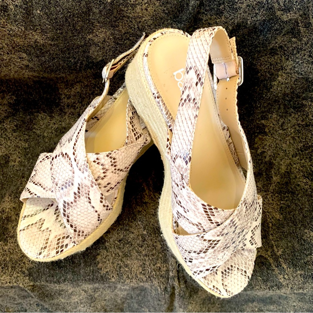 Bar lll . Wedge heel, snake embossed shoe. 10M. Open toe. Fabric upper…
